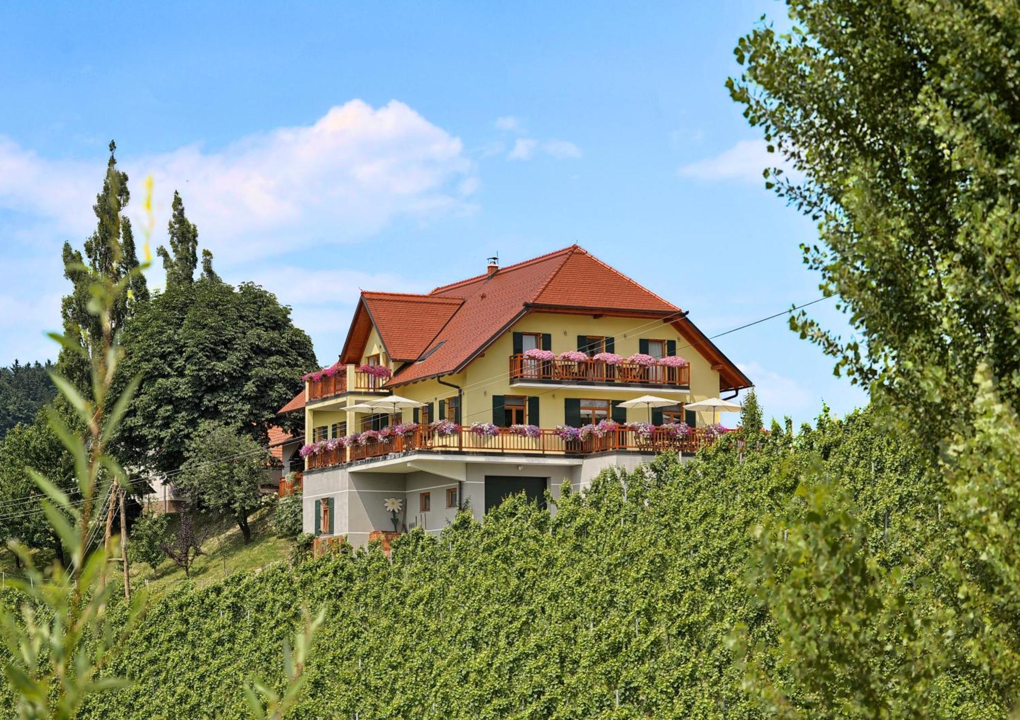 Farm Stay Jarc Vineyard Svecina Ngoại thất bức ảnh