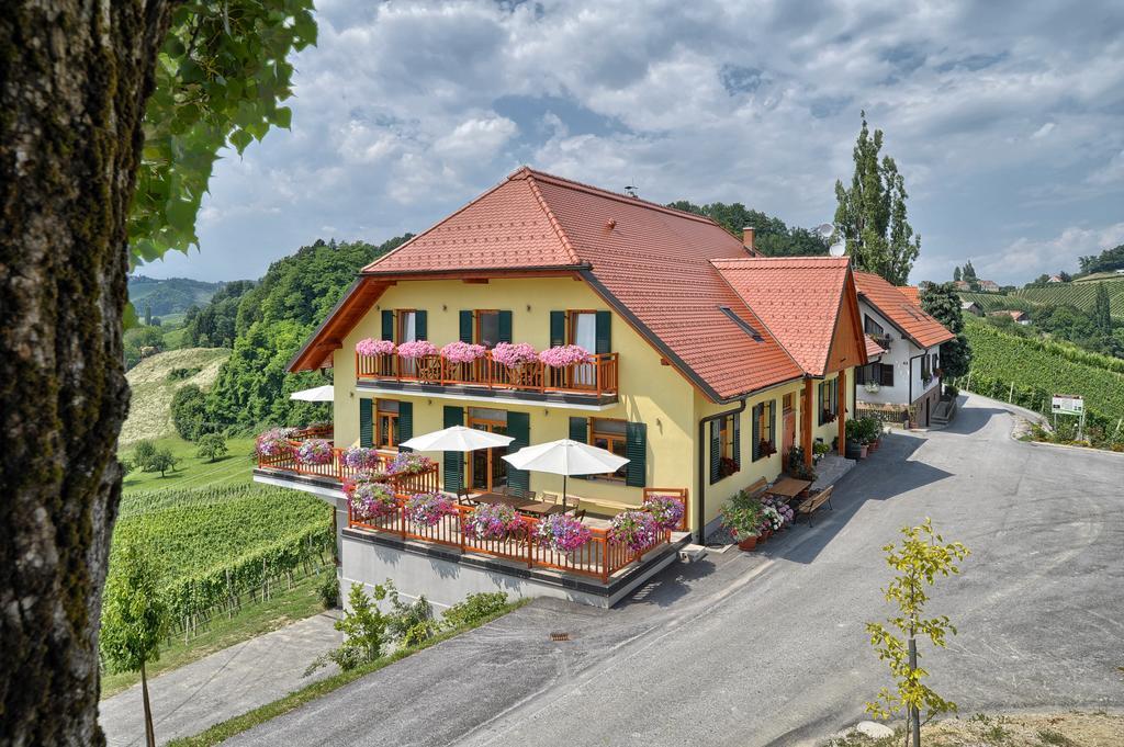 Farm Stay Jarc Vineyard Svecina Ngoại thất bức ảnh